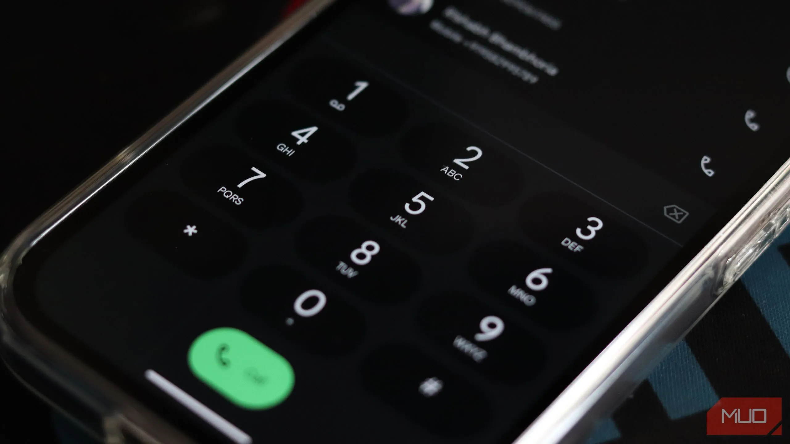 Giao diện ứng dụng Điện thoại trên Pixel 9a, hiển thị tính năng Call Screen giúp quản lý cuộc gọi hiệu quả