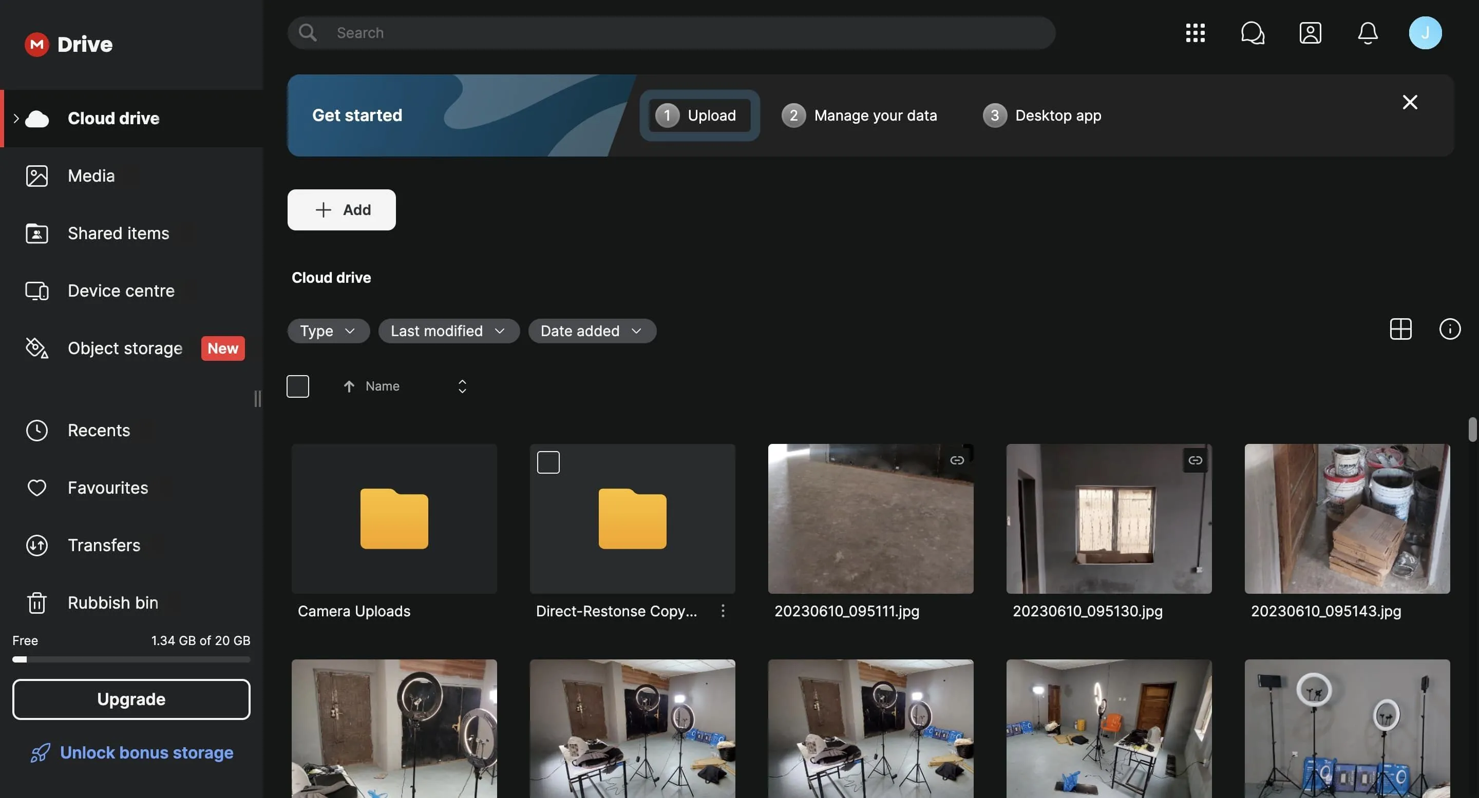Giao diện web của Mega hiển thị các tập tin và thư mục đã tải lên
