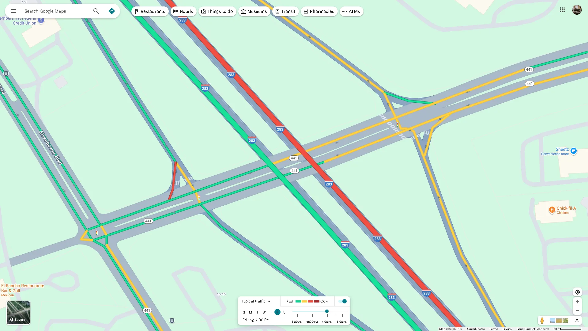 Hiển thị lớp giao thông trên Google Maps với các đường màu xanh lá, vàng, đỏ biểu thị mức độ tắc nghẽn giao thông