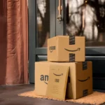 Hình ảnh các bưu kiện Amazon bị bỏ lại trước cửa nhà, dễ bị kẻ trộm tiếp cận