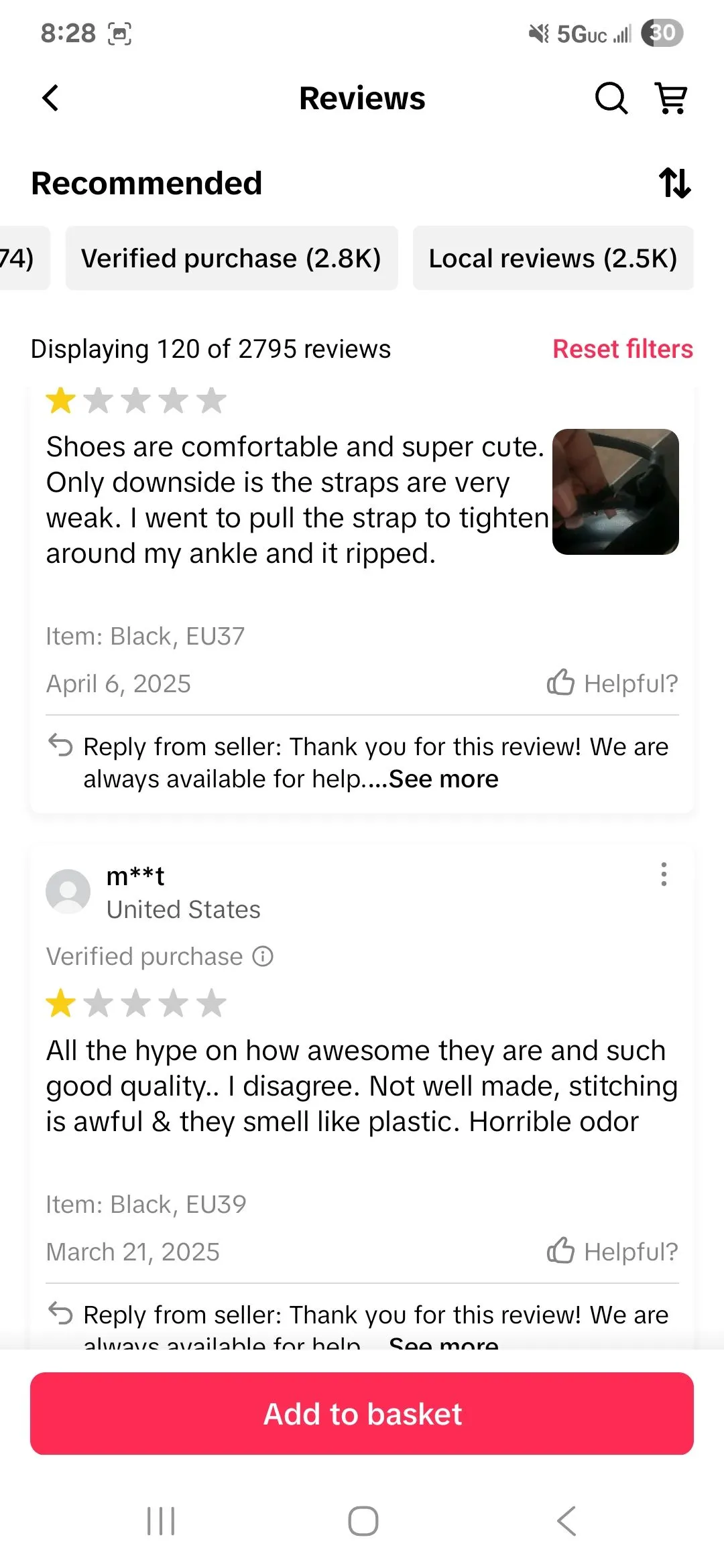Hình ảnh màn hình điện thoại hiển thị các đánh giá tiêu cực về sản phẩm trên TikTok Shop, cảnh báo về chất lượng kém.