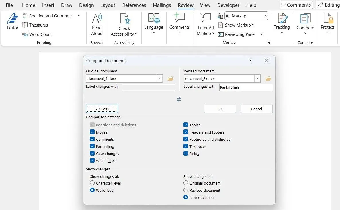 Hộp thoại So sánh Tài liệu (Compare Documents) trong Microsoft Word, nơi người dùng chọn tài liệu gốc và tài liệu sửa đổi để bắt đầu quá trình so sánh.