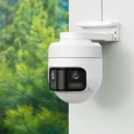 IMILAB EC6 Panorama được lắp đặt ngoài trời, minh họa góc nhìn toàn cảnh rộng và khả năng xoay 344 độ.
