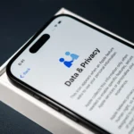 iPhone 14 Pro hiển thị màn hình cài đặt Quyền riêng tư và Dữ liệu cá nhân, minh họa tính năng bảo mật của iOS