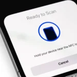 iPhone hiển thị lời nhắc khi chạm vào thẻ NFC để kích hoạt tự động hóa Phím Tắt