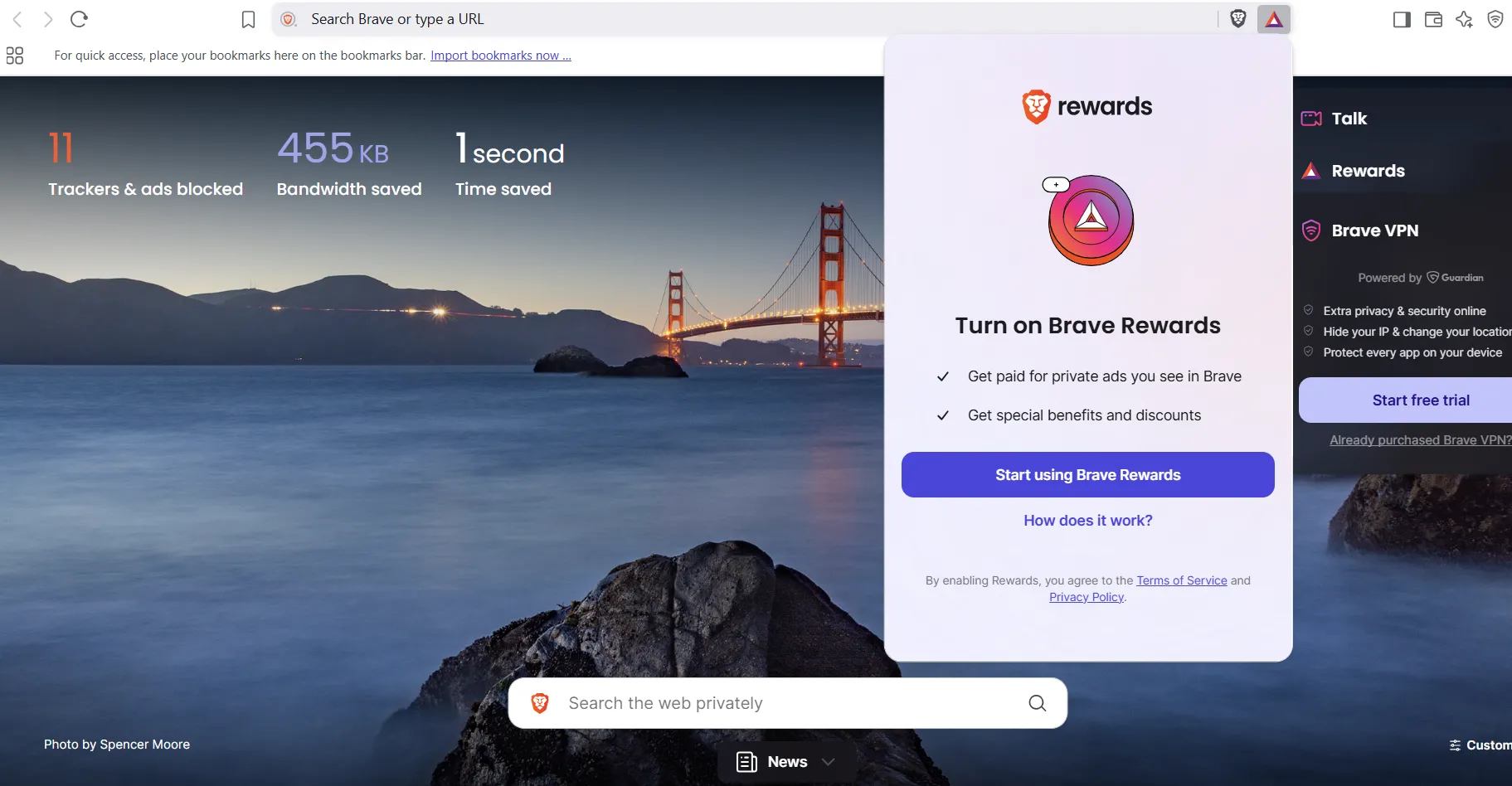 Kích hoạt tính năng Brave Rewards trong cài đặt Brave, cho phép người dùng kiếm BAT từ quảng cáo riêng tư.
