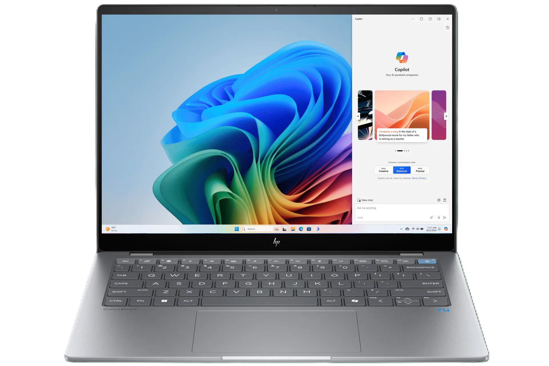 Laptop HP OmniBook X màu bạc, thiết kế tối giản, màn hình 14 inch, bàn phím và touchpad rõ ràng, thể hiện một thiết bị năng suất đáng tin cậy với chip Snapdragon X Elite.