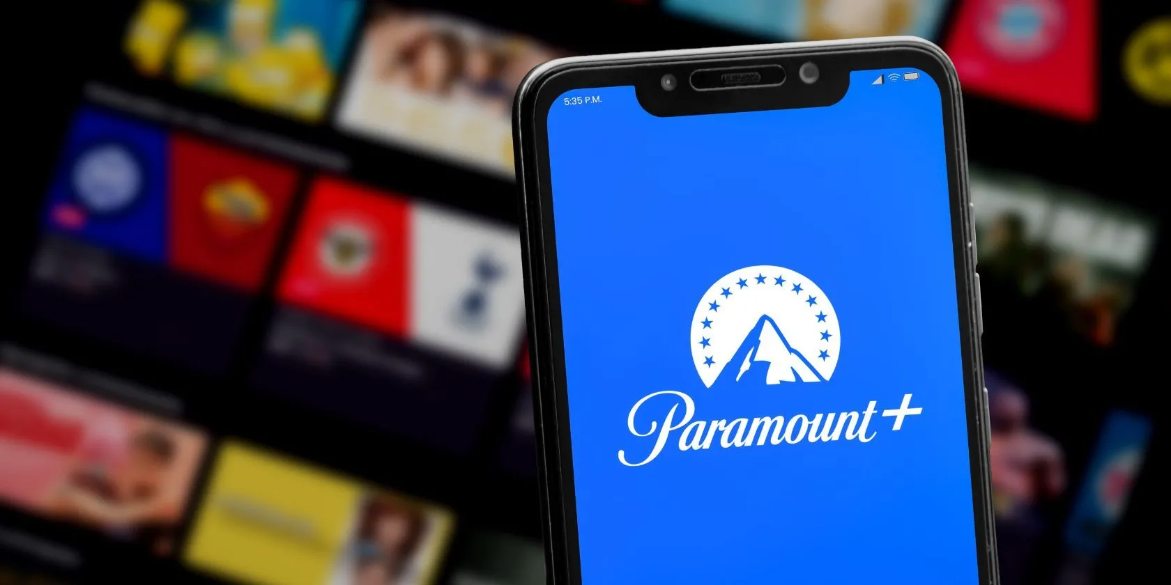 Logo Paramount+ hiển thị trên điện thoại thông minh