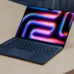 MacBook Pro chạy chip M series, đại diện cho thế hệ Mac được macOS 26 hỗ trợ