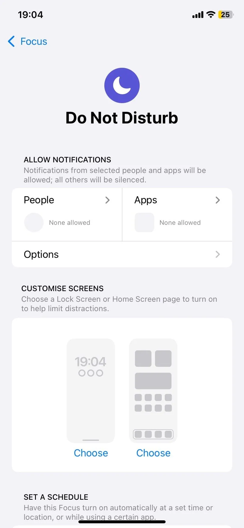 Màn hình cài đặt chính trên iPhone với tùy chọn Chế độ tập trung (Do Not Disturb)