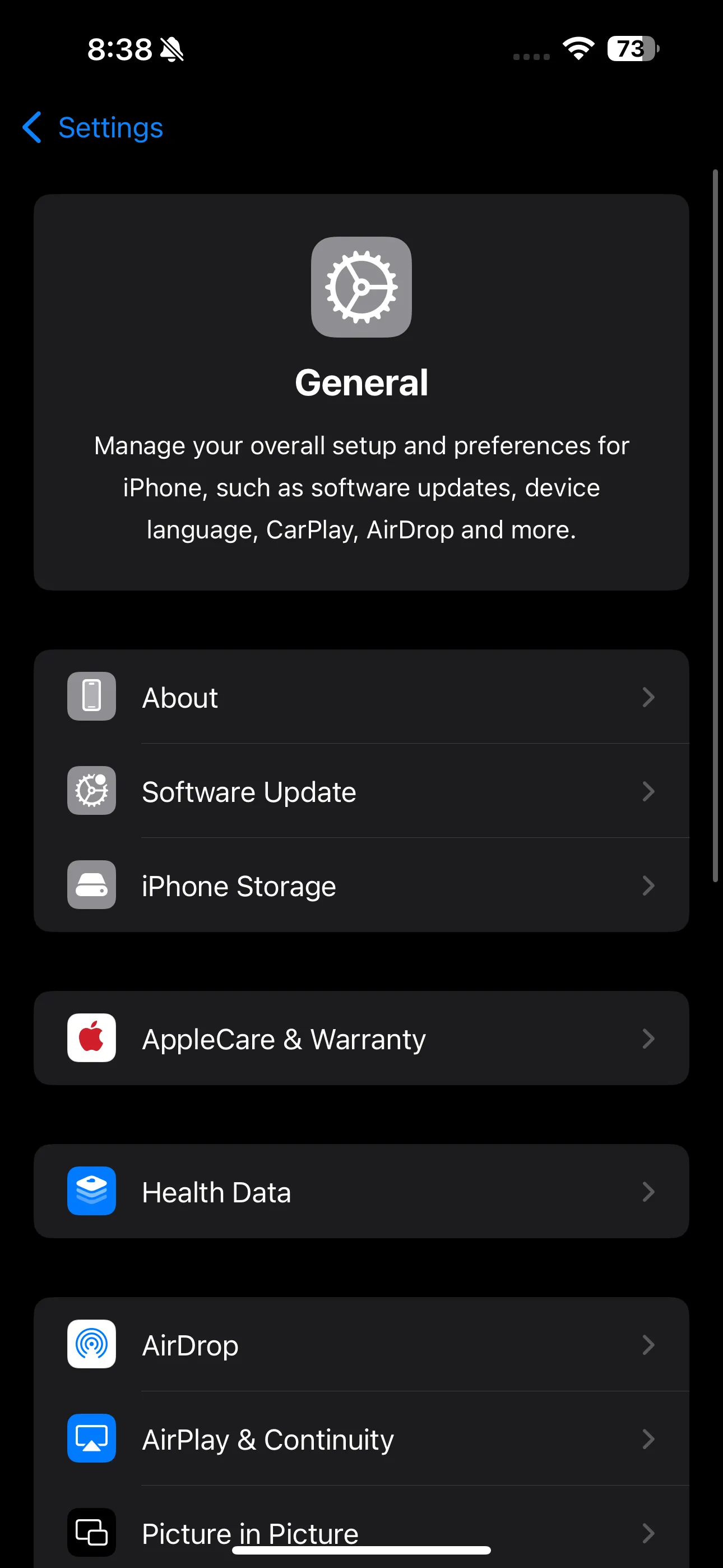 Màn hình Cài đặt chung trong ứng dụng Cài đặt trên iPhone, nơi hiển thị các tùy chọn quản lý thiết bị và dung lượng bộ nhớ.