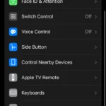Màn hình cài đặt Trợ năng (Accessibility) trên iPhone, nơi truy cập các tùy chọn tối ưu hóa hiệu năng.