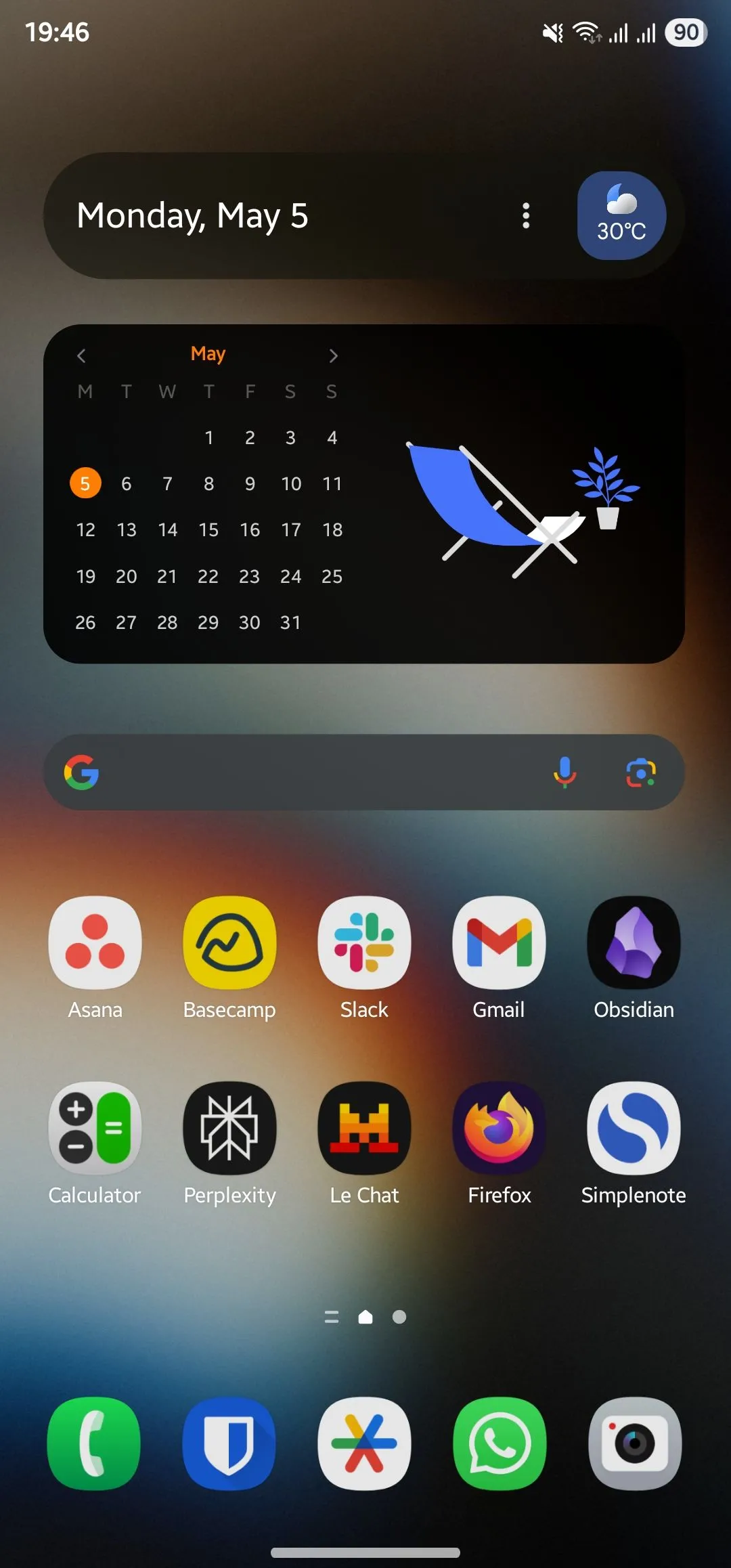 Màn hình chính trên điện thoại OnePlus hiển thị các lối tắt khởi chạy ứng dụng.