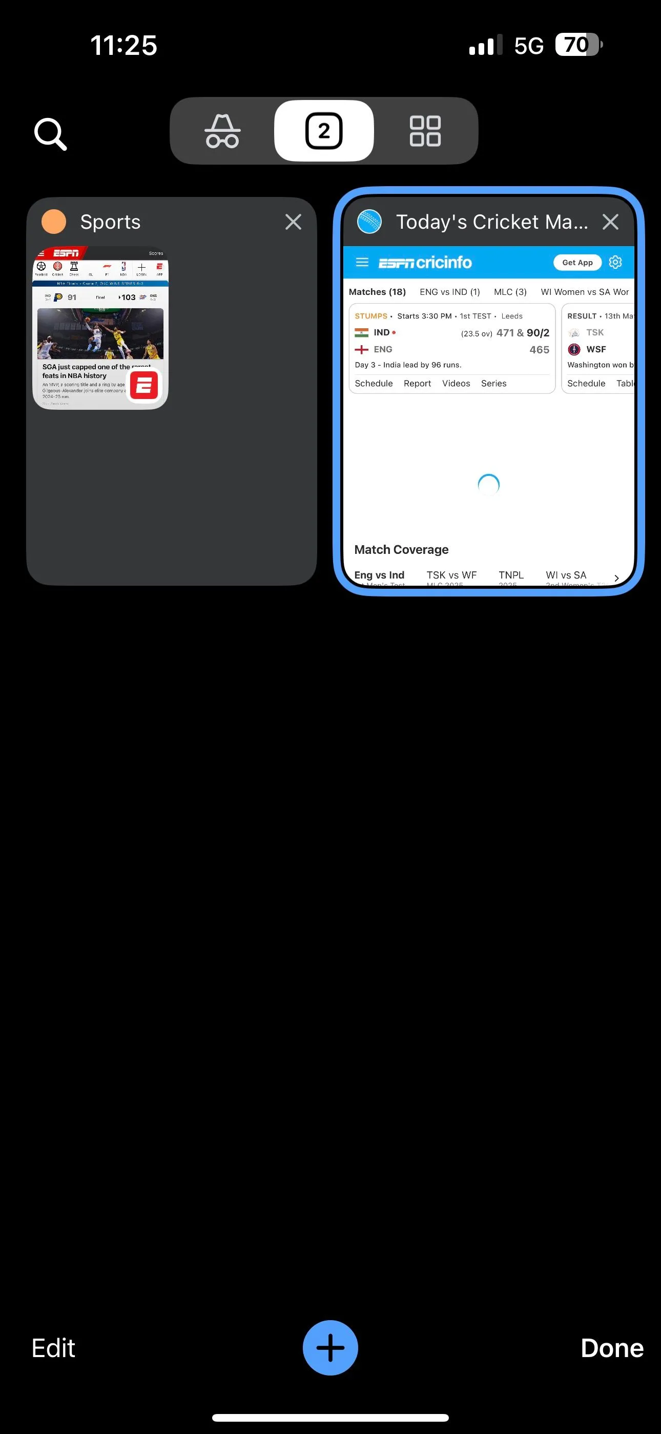 Màn hình Chrome trên iPhone hiển thị các tab đang mở, sẵn sàng để thêm vào nhóm tab đã chọn.