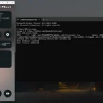 Màn hình điện thoại Android đang được phản chiếu trên máy tính bằng scrcpy, hiển thị giao diện và lệnh scrcpy trong Command Prompt.
