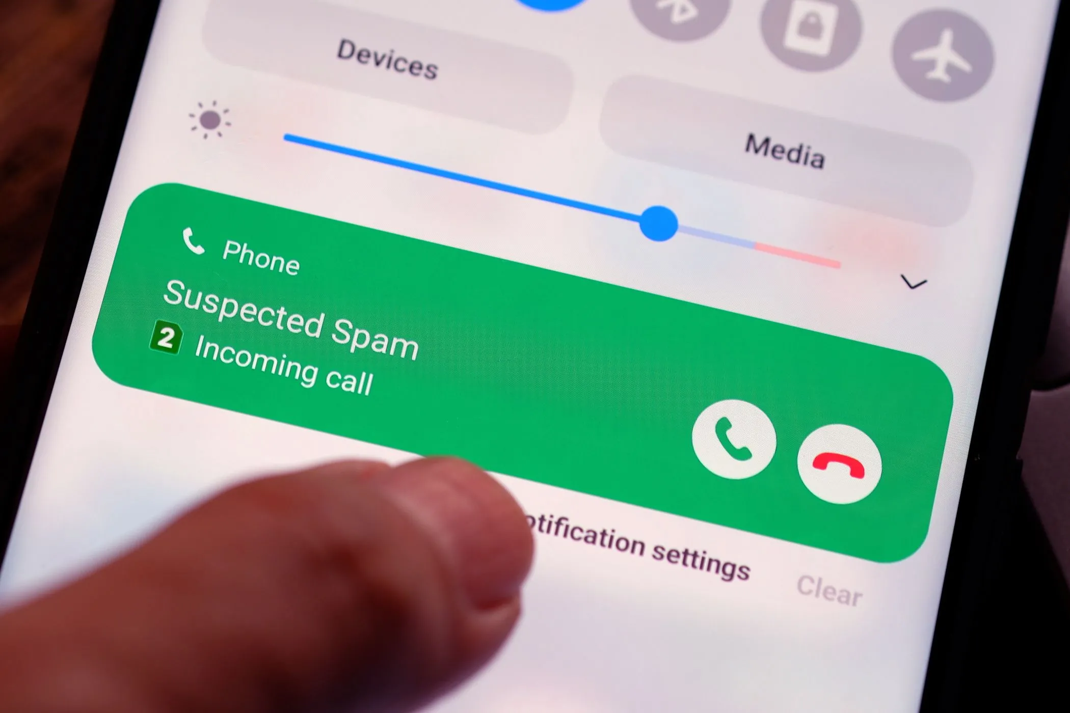 Màn hình điện thoại Android hiển thị cuộc gọi được nghi ngờ là spam hoặc lừa đảo