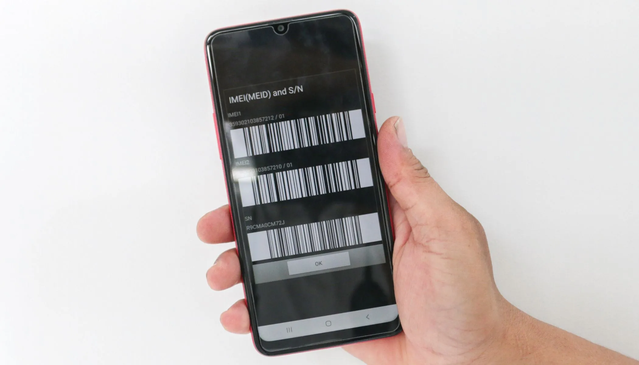Màn hình điện thoại Android hiển thị thông tin IMEI, mã số định danh duy nhất cho phép thiết bị kết nối mạng và bị theo dõi