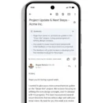 Màn hình điện thoại hiển thị tính năng tóm tắt email tự động của Gemini trong ứng dụng Gmail, giúp người dùng tiết kiệm thời gian đọc.