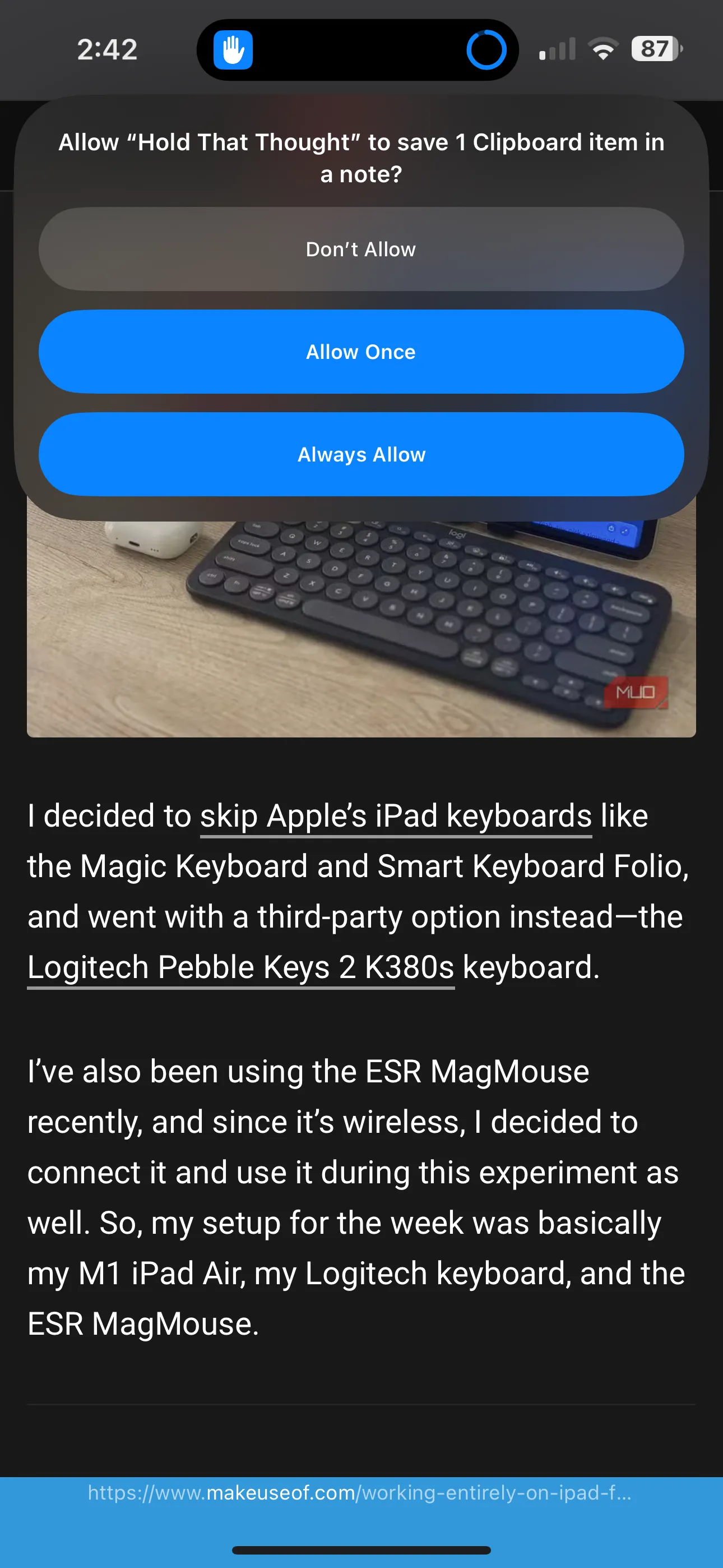 Màn hình iPhone hiển thị yêu cầu cấp quyền để phím tắt Hold That Thought lưu trữ thông tin vào ứng dụng Ghi chú.