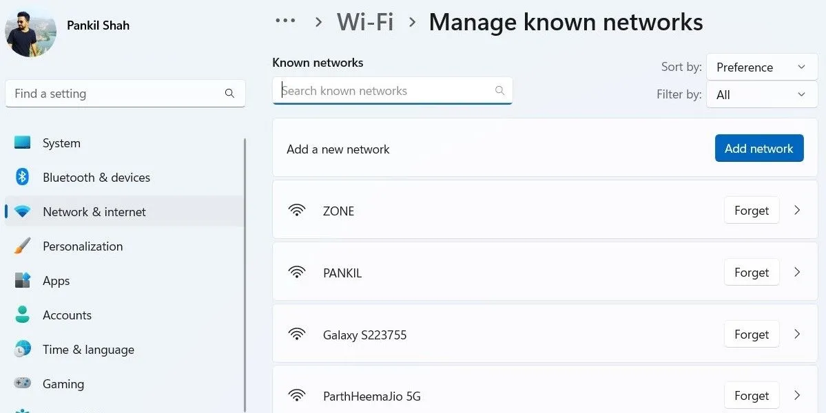 Màn hình 'Manage known networks' trong cài đặt Wi-Fi của Windows, hiển thị danh sách các mạng đã lưu và tùy chọn 'Forget' để xóa mạng.