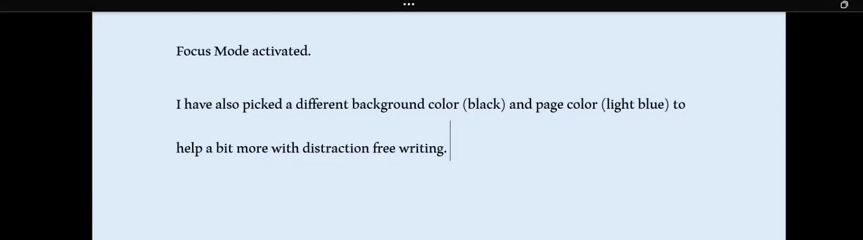 Màn hình Microsoft Word ở chế độ Focus Mode (Chế độ Tập trung) loại bỏ xao nhãng để viết tập trung.