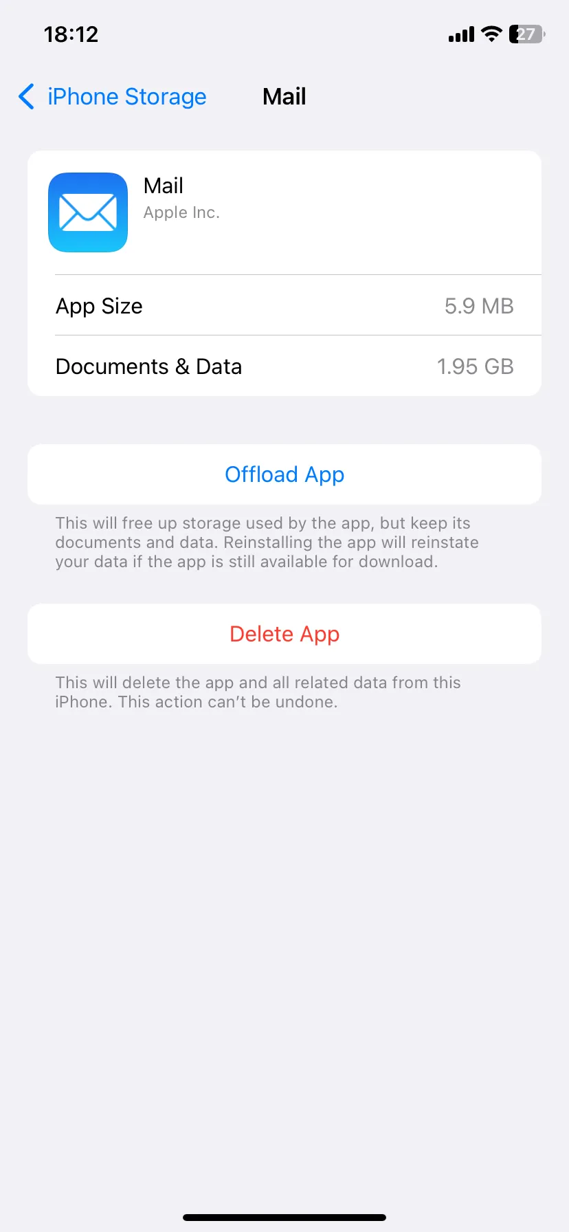 Màn hình quản lý bộ nhớ ứng dụng Mail trên iPhone với tùy chọn Xóa ứng dụng
