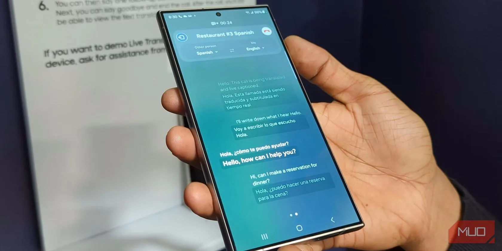 Màn hình Samsung Galaxy S24 Ultra hiển thị tính năng Dịch Trực Tiếp (Live Translate) của Galaxy AI trong cuộc gọi.
