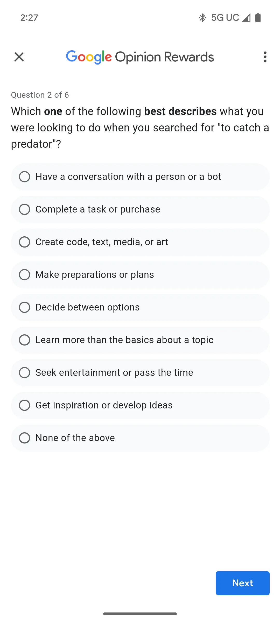 Màn hình ứng dụng Google Opinion Rewards hiển thị câu hỏi khảo sát trắc nghiệm và các lựa chọn trả lời