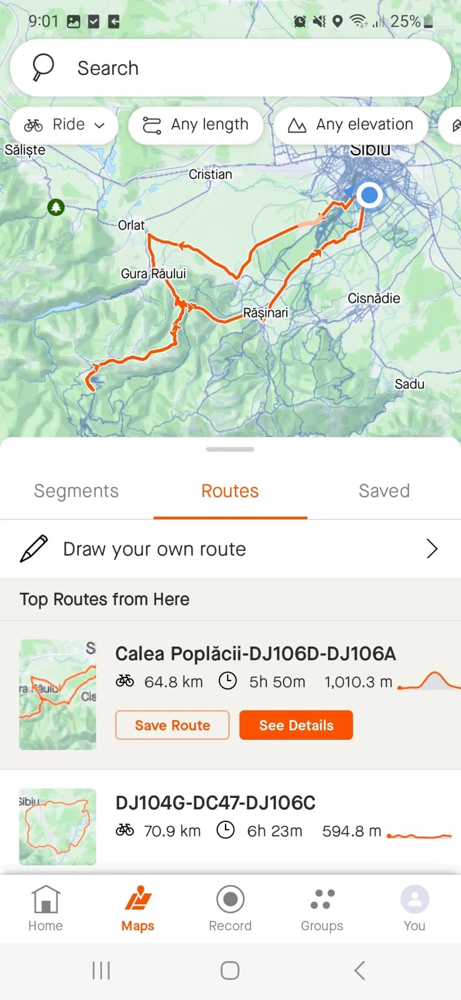 Màn hình vẽ lộ trình chạy hoặc đi bộ trên bản đồ trong ứng dụng Strava.