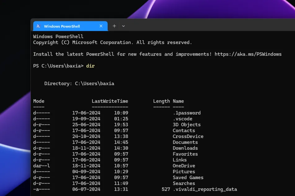 Màn hình Windows PowerShell đang mở trên máy tính Windows 11, hiển thị giao diện dòng lệnh màu xanh đặc trưng của PowerShell, minh họa công cụ quản lý và tự động hóa tác vụ.