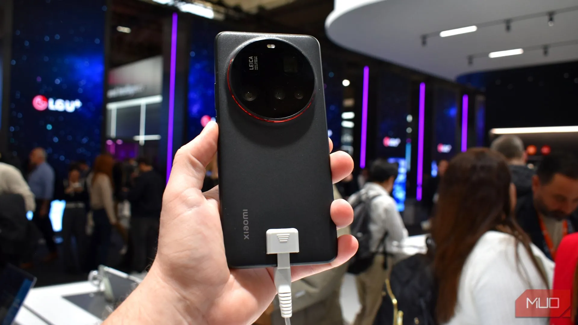 Mặt sau Xiaomi 15 Ultra tại MWC 2025