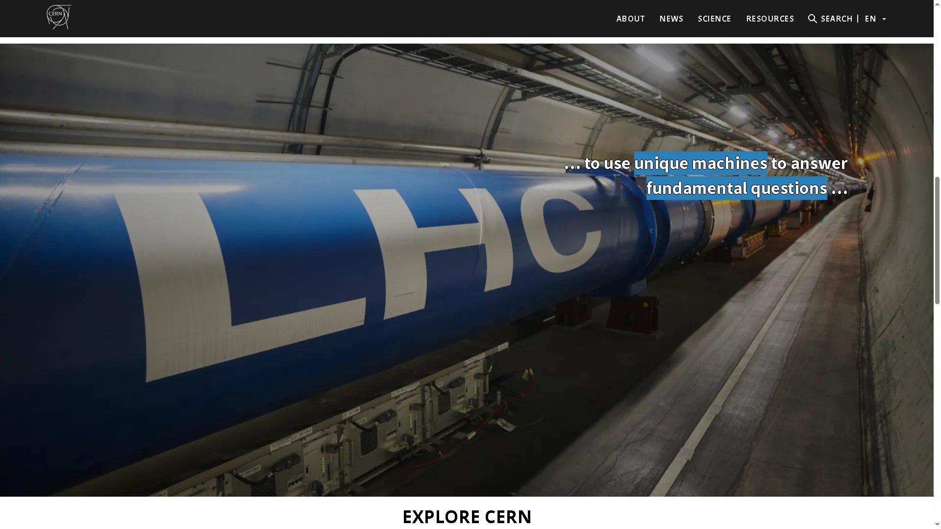 Mặt tiền website CERN, tổ chức nghiên cứu hạt nhân châu Âu, với hình ảnh máy gia tốc hạt lớn.