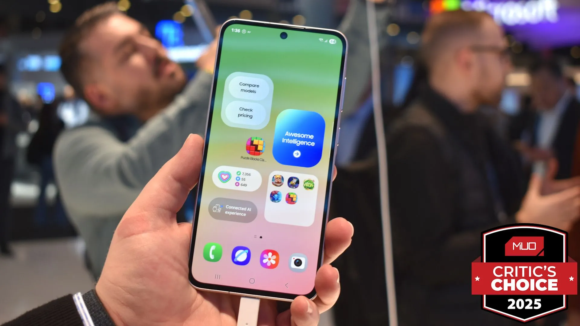 Mặt trước điện thoại Samsung Galaxy A56 tại MWC 2025