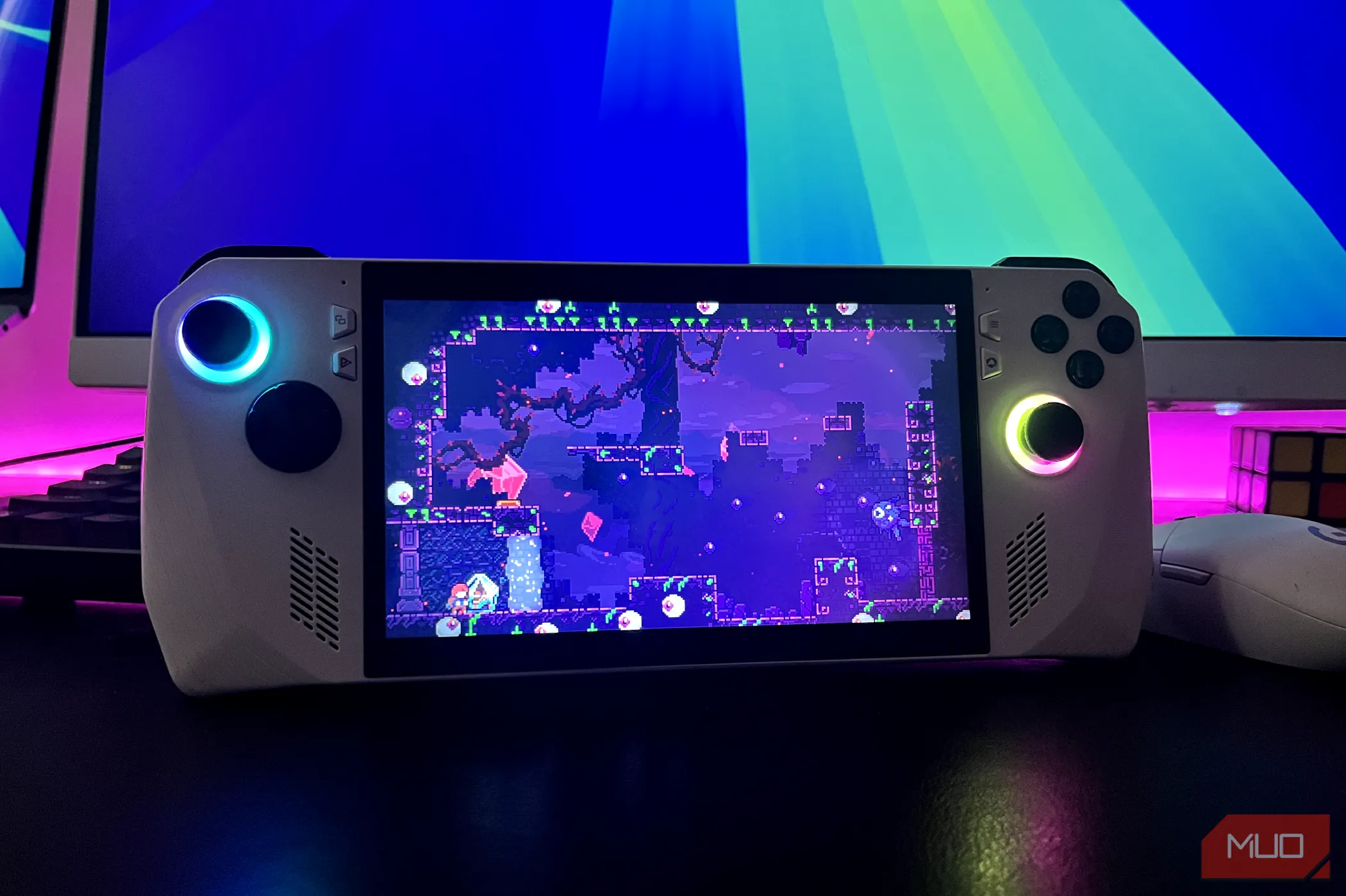 Máy chơi game cầm tay ASUS ROG Ally với Windows trên màn hình