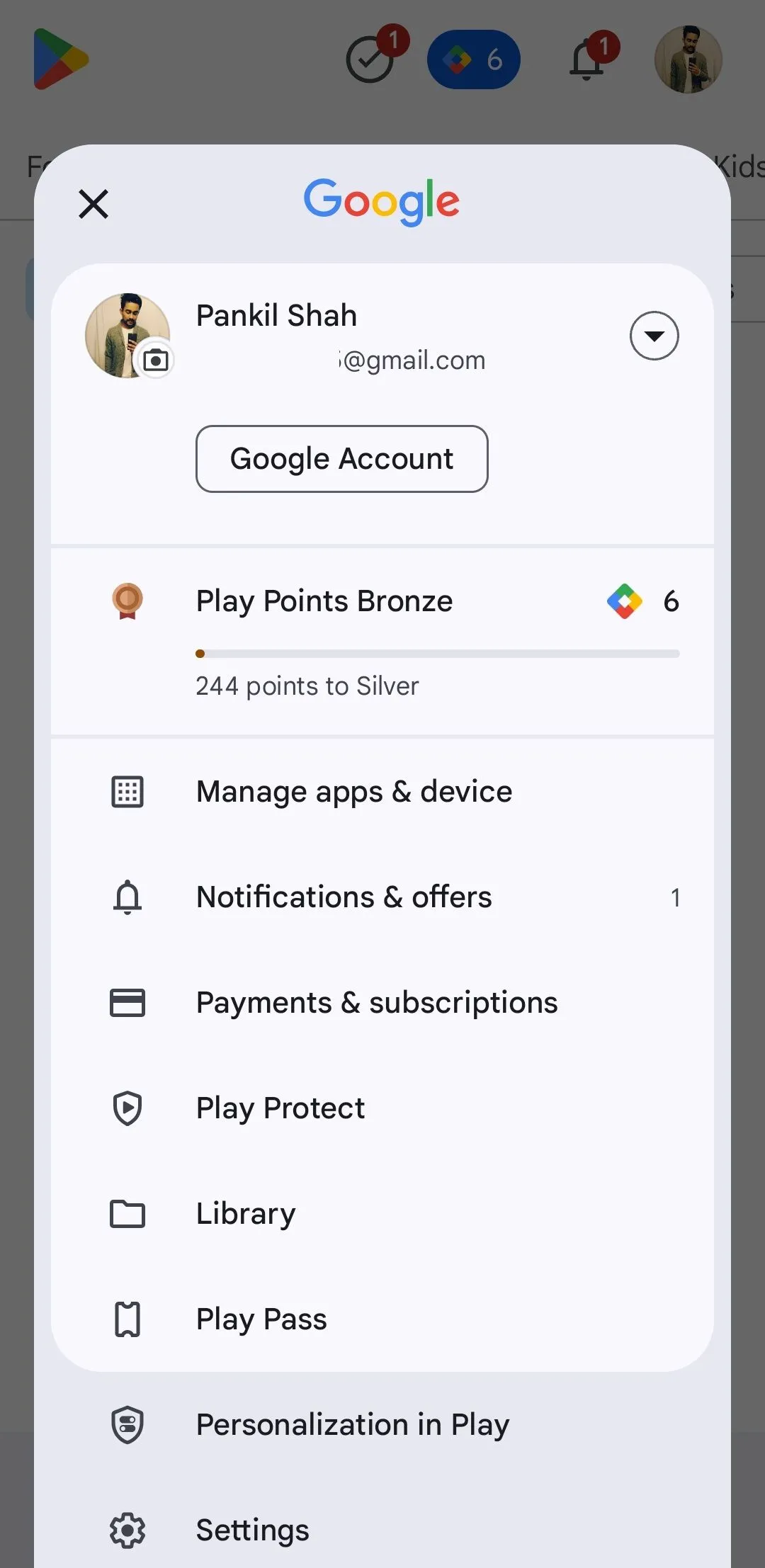 Menu chính của Google Play Store trên điện thoại Android với các tùy chọn quản lý ứng dụng và thiết bị
