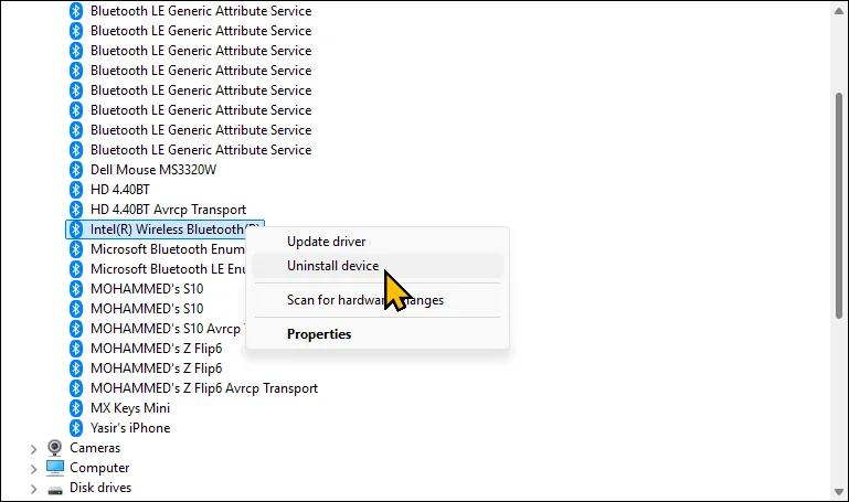 Menu chuột phải của thiết bị Bluetooth trong Device Manager trên Windows 11 để gỡ cài đặt driver