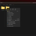 Menu chuột phải thư mục Screenshots trong File Explorer hiển thị tùy chọn Properties