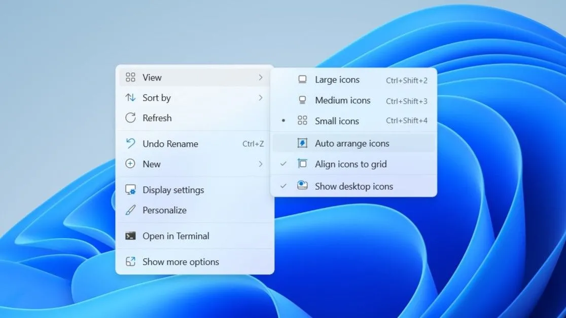 Menu chuột phải trên desktop Windows hiển thị tùy chọn &quot;Tự động sắp xếp biểu tượng&quot; (Auto arrange icons) để làm gọn giao diện.