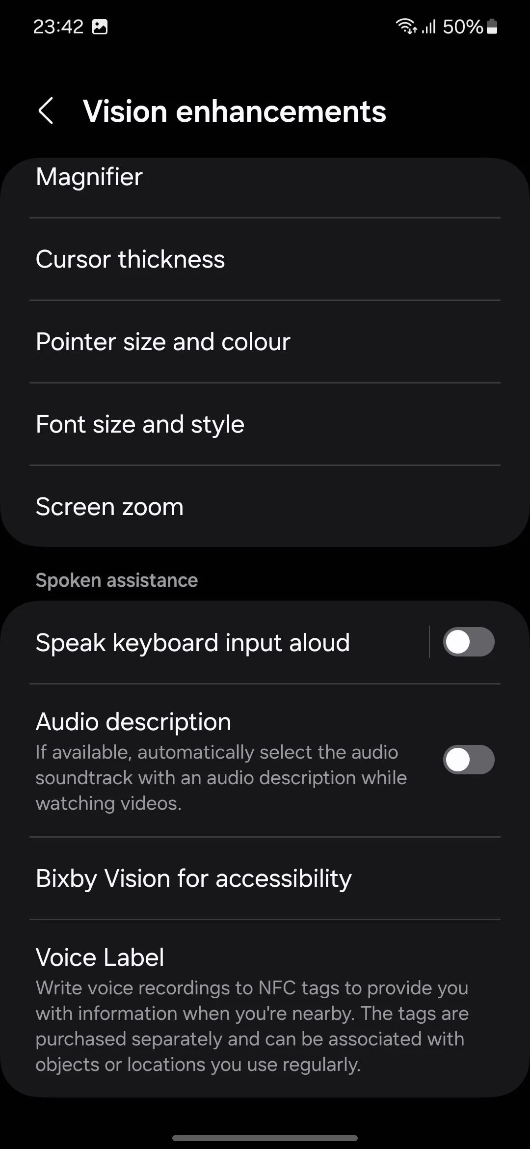 Menu Trợ năng và tùy chọn Cải thiện tầm nhìn trong cài đặt Samsung Galaxy.