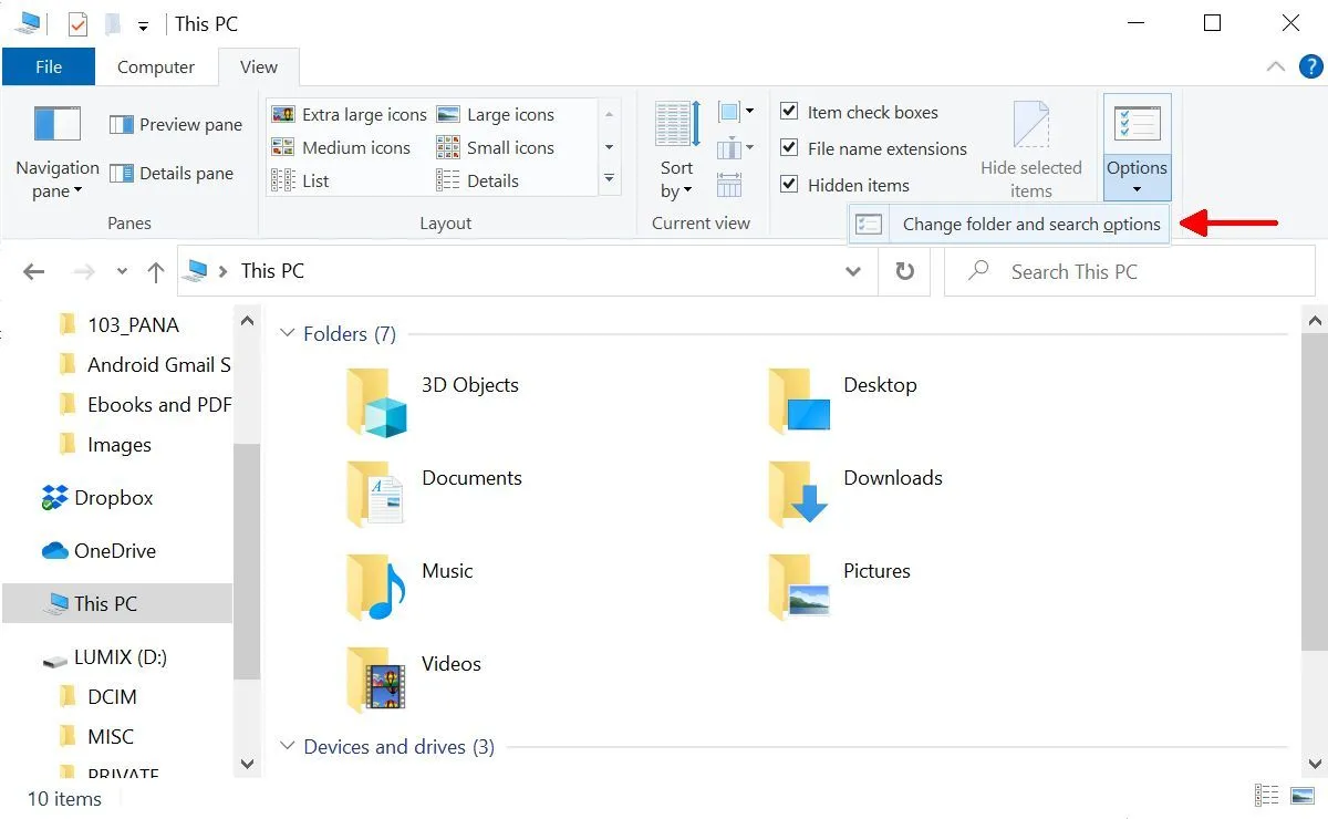 Mục &quot;Options&quot; trong tab &quot;View&quot; của File Explorer Windows 10, dẫn đến cài đặt thư mục và tìm kiếm.