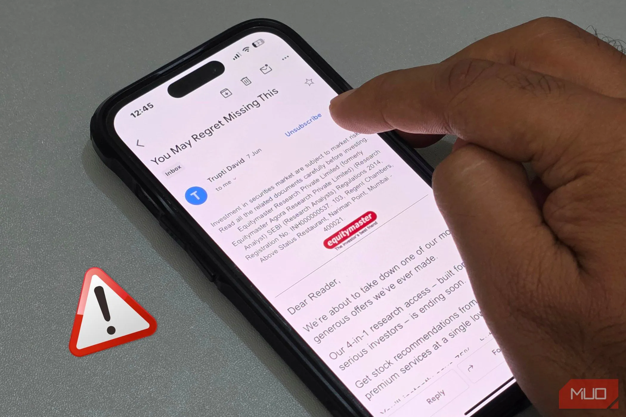 Người dùng iPhone hủy đăng ký một email spam