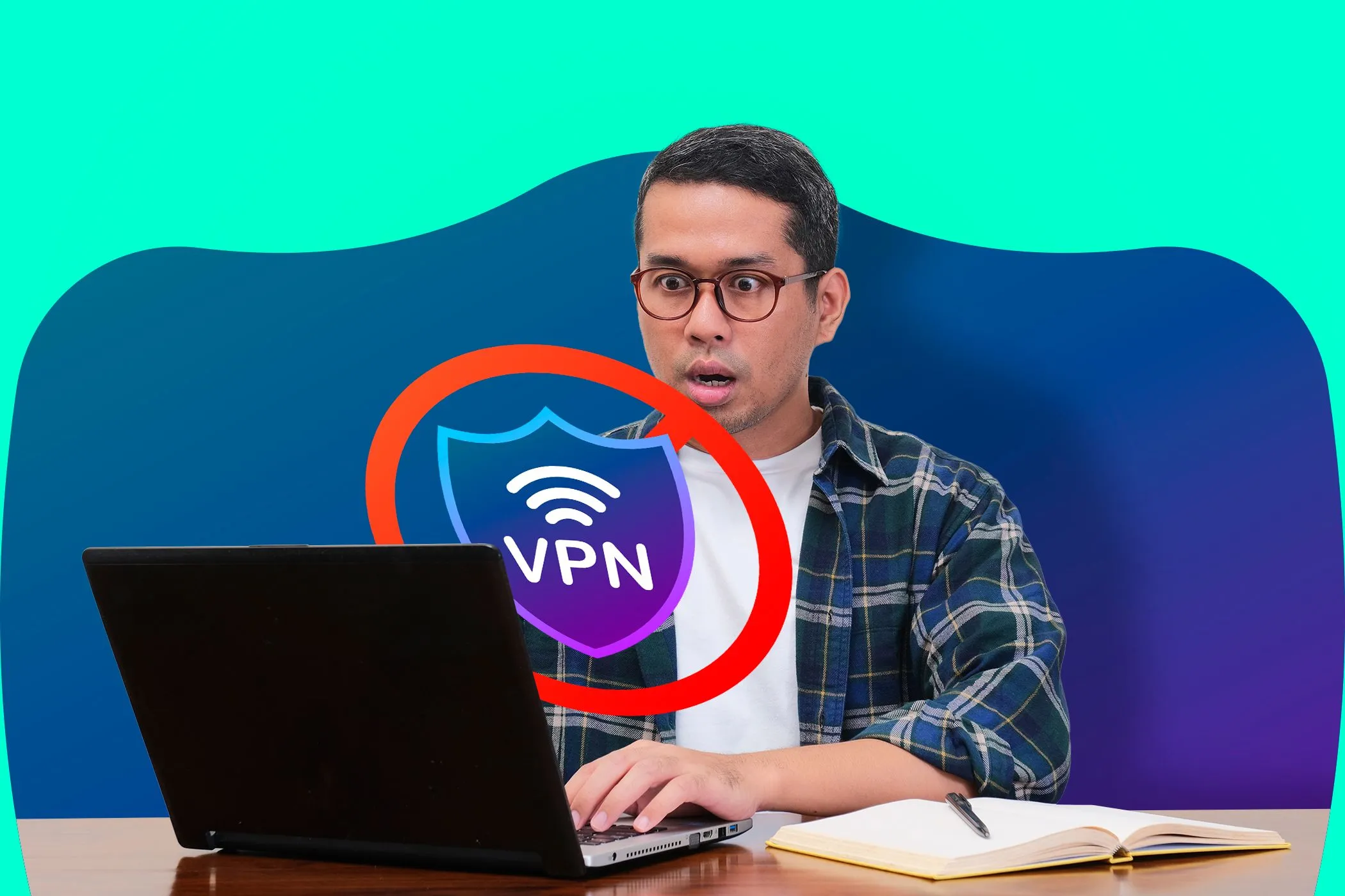 Người dùng laptop với vẻ mặt ngạc nhiên khi nhìn màn hình có biểu tượng VPN, minh họa tác động của VPN lên tốc độ internet