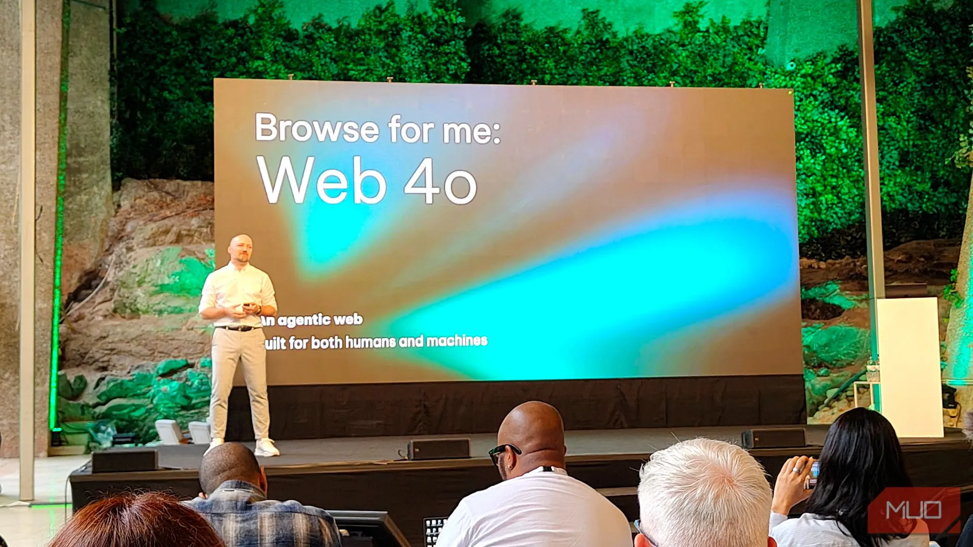 Slide trình bày tầm nhìn Web 4o và AI tác tử của Opera tại sự kiện Browser Days