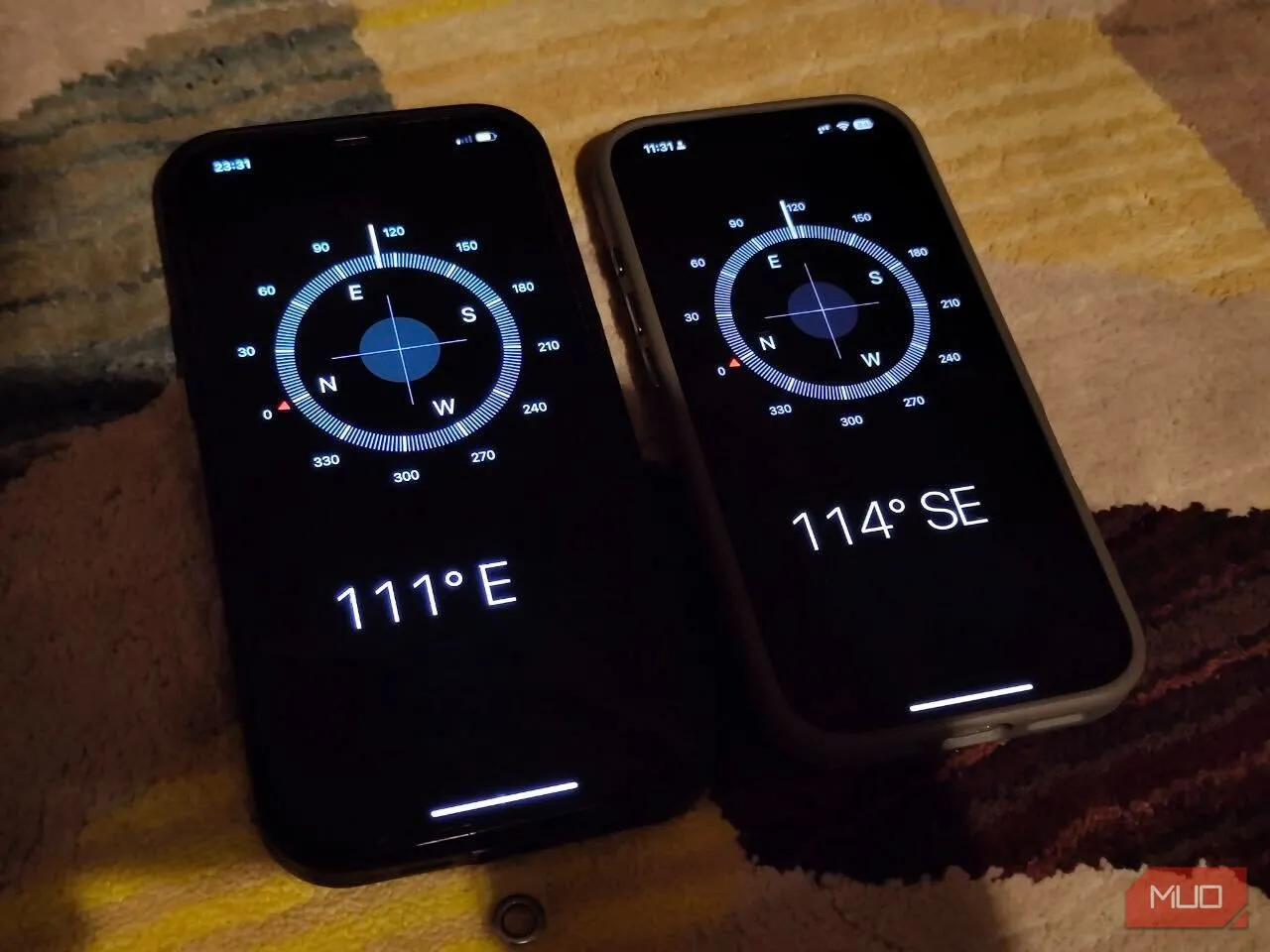 So sánh kết quả la bàn trên iPhone 12 Pro Max và iPhone 16 Pro cho thấy sự sai lệch nhỏ.
