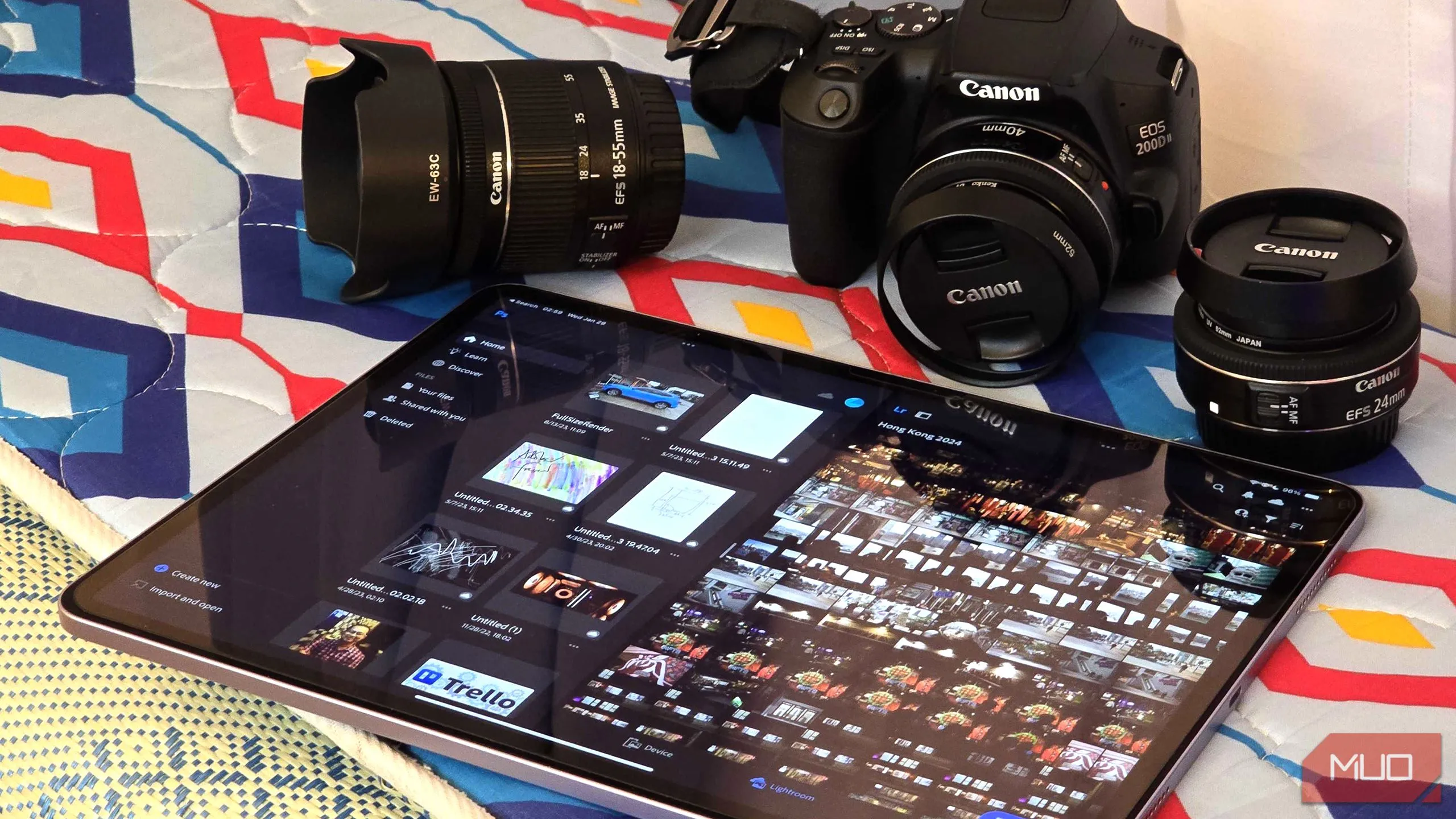 Sử dụng Adobe Photoshop và Lightroom trên iPad, thể hiện khả năng làm việc linh hoạt trên nhiều thiết bị di động