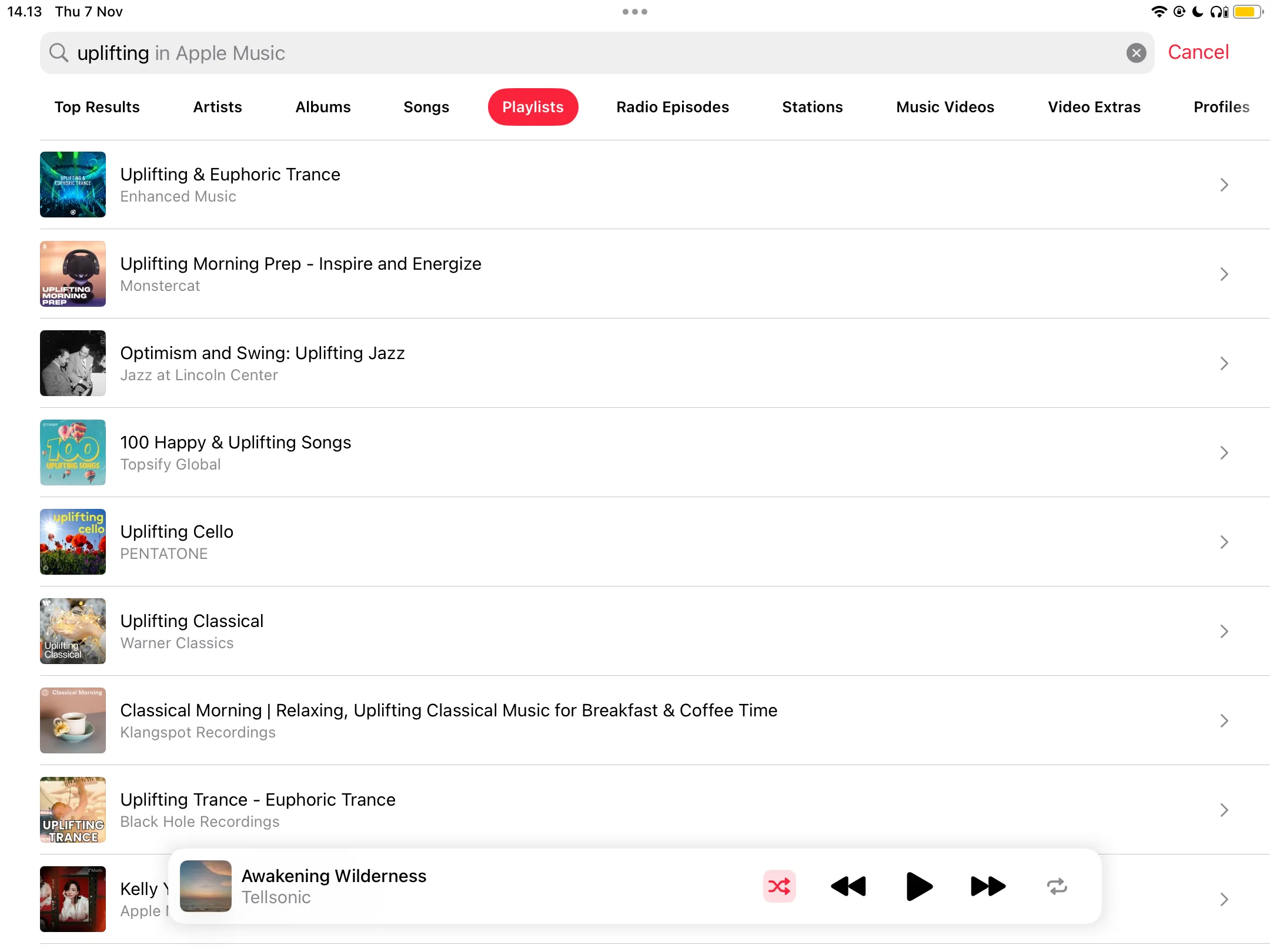 Sử dụng từ khóa 'uplifting' để tìm nhạc tích cực trong tìm kiếm Apple Music