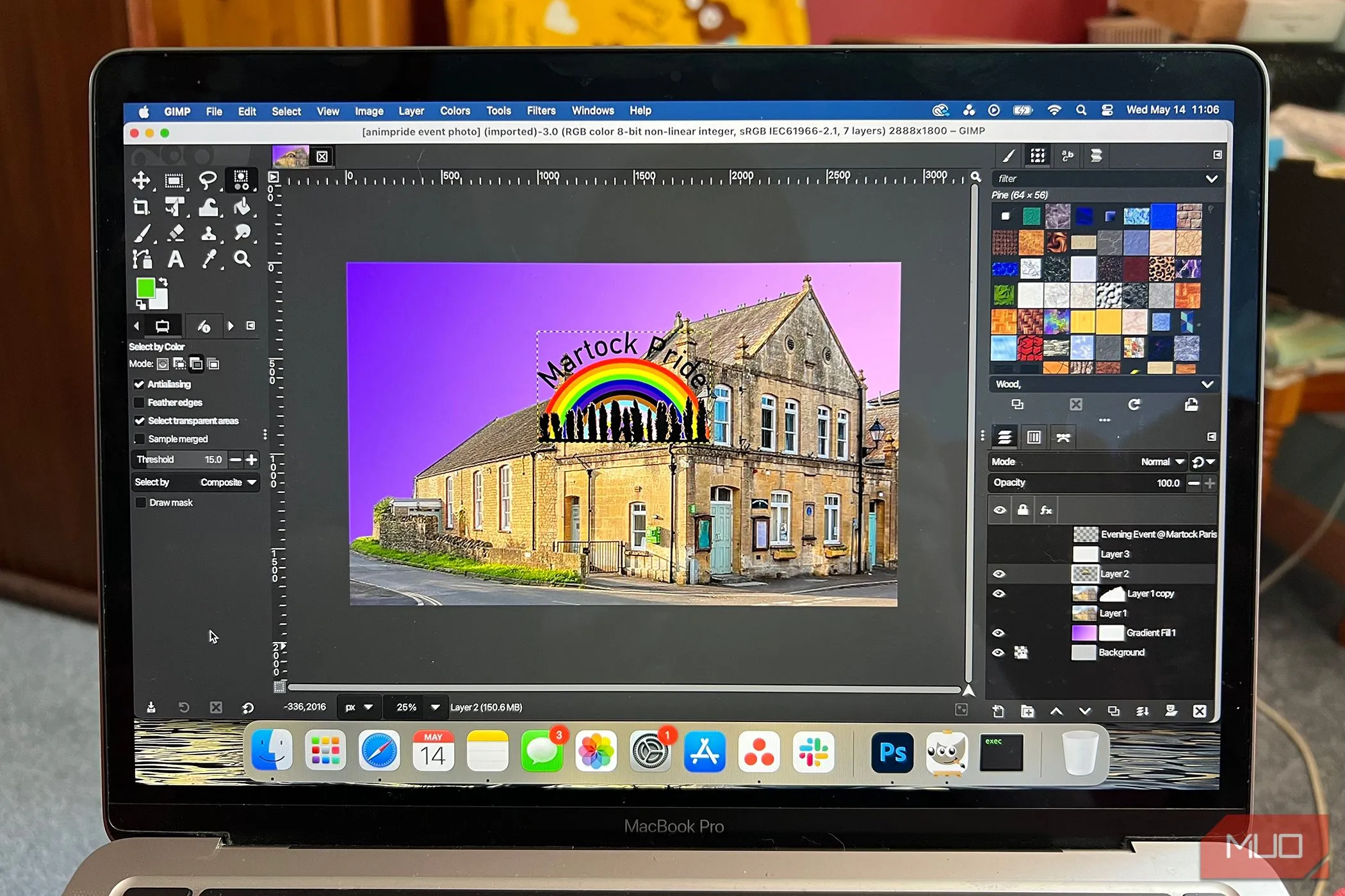 Tệp tin PSD được mở trong GIMP trên MacBook Pro, minh họa khả năng tương thích định dạng của GIMP