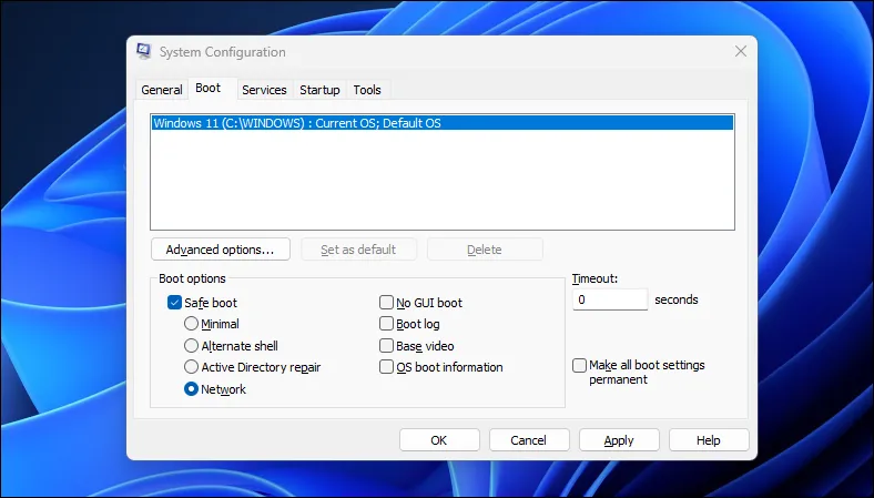 Tiện ích Cấu hình Hệ thống (MSConfig) trên màn hình desktop Windows 11.