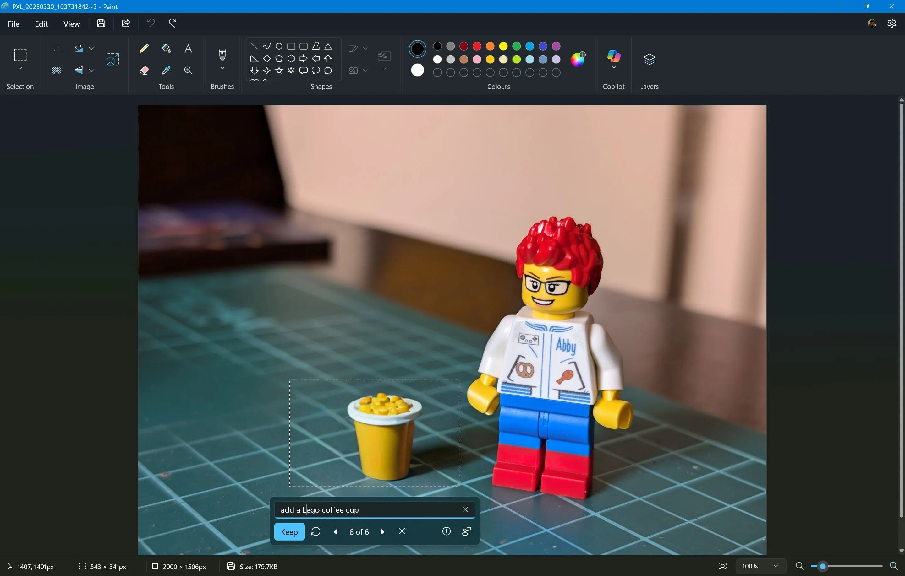 Tính năng Generative Fill trong Microsoft Paint, minh họa việc thêm đối tượng AI vào vùng chọn để chỉnh sửa ảnh.