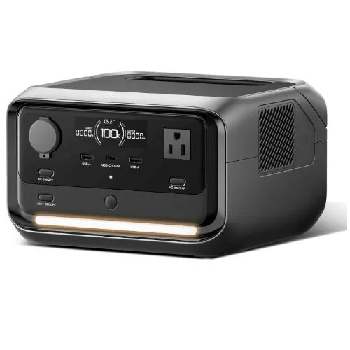 Trạm điện di động EcoFlow River 3 Plus với thiết kế nhỏ gọn trên nền trắng.